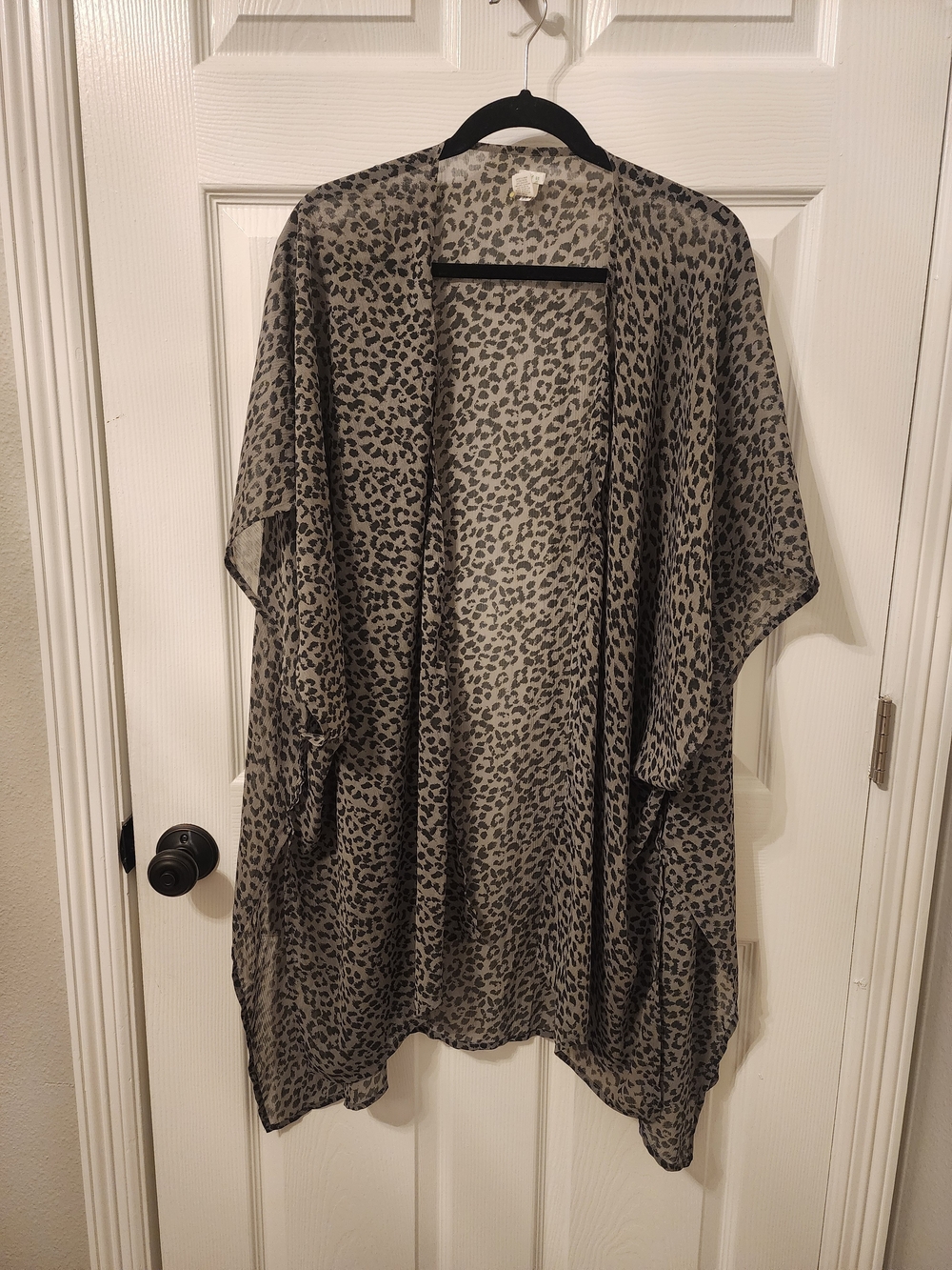 Aerie Sheer Leopard Print Kimono Or Cover-Up in Gray and Black One Size